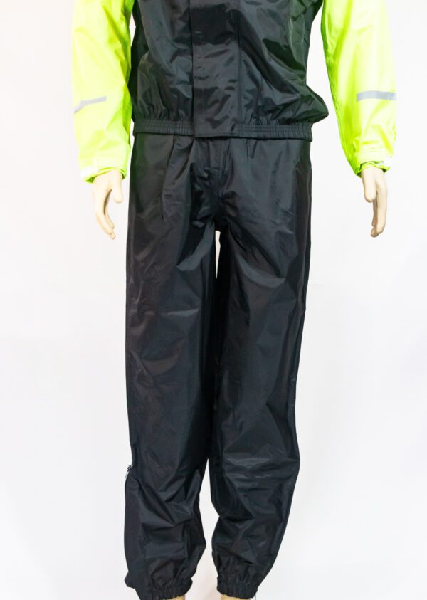 Capa de Chuva na cor Preto e Verde Fluorescente
