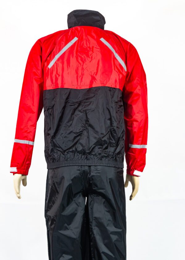 Capa de Chuva na cor Preto e Vermelho