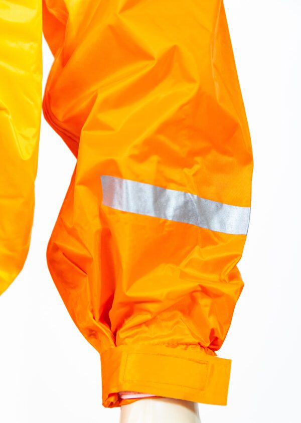 Capa de Chuva na cor Laranja
